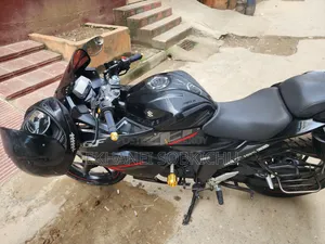 সুজুকি জিক্সার ২০২০ কালো