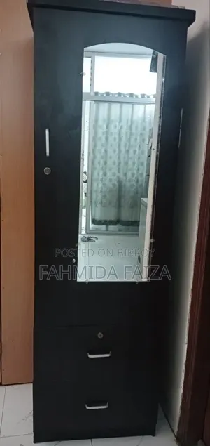 Single Almari With Mirror