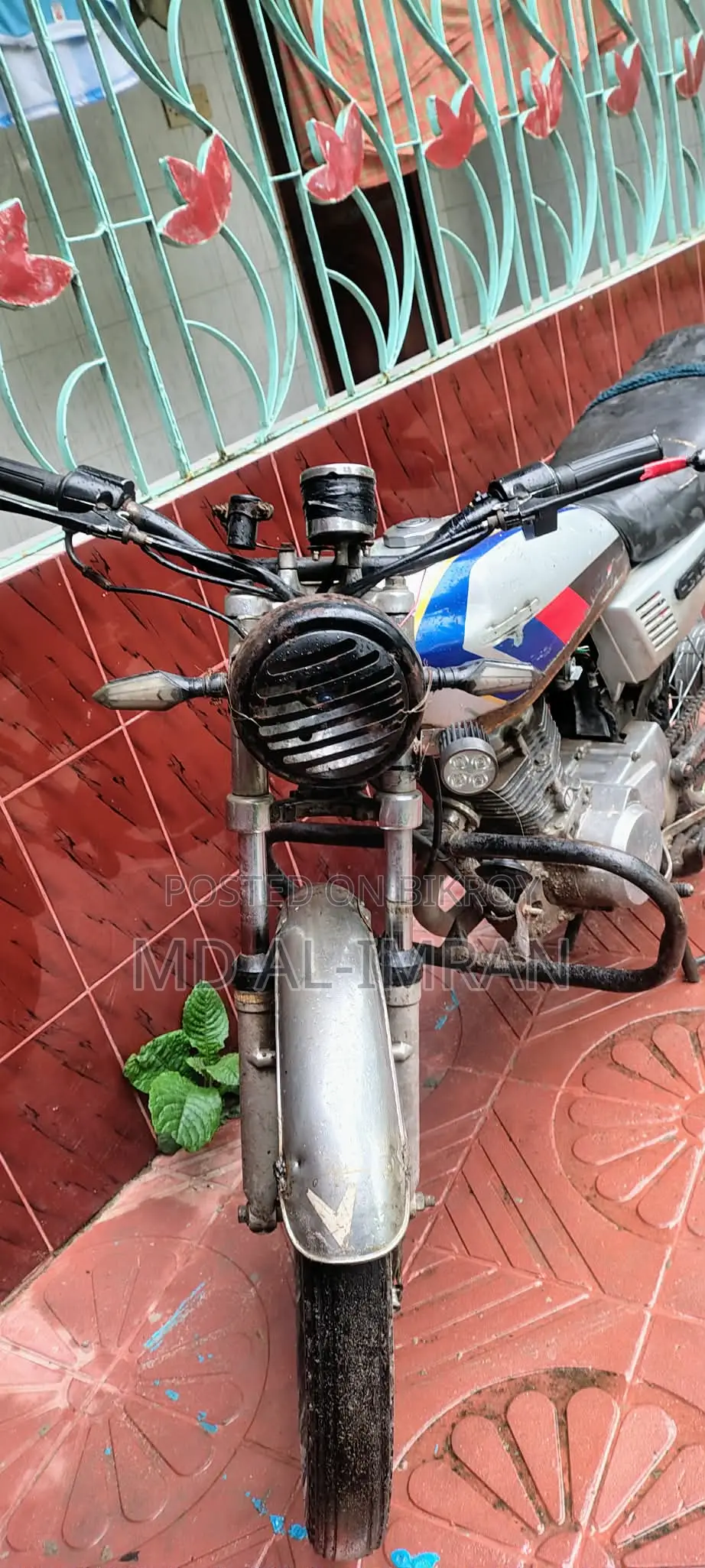 মোটরসাইকেল ২০০০ সিলভার