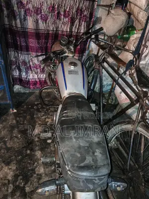 মোটরসাইকেল ২০০০ সিলভার