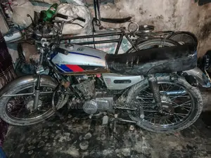 মোটরসাইকেল ২০০০ সিলভার