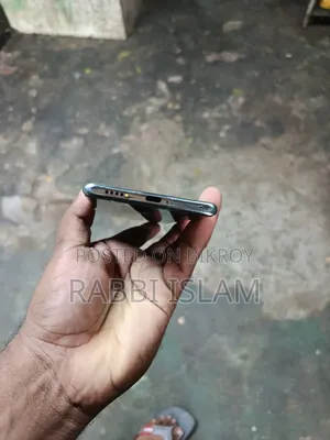 ভিভো ওয়াই৩০০ প্লাস ১২৮ জিবি গোল্ড