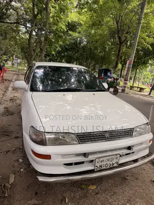 টয়োটা করোল্লা সেডান ১৯৯৩ হোয়াইট