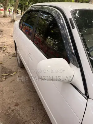 টয়োটা করোল্লা সেডান ১৯৯৩ হোয়াইট