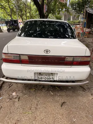 টয়োটা করোল্লা সেডান ১৯৯৩ হোয়াইট