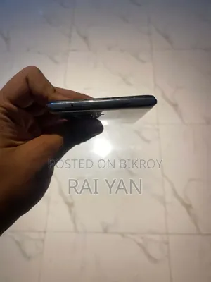 অপ্পো এফ১৭ প্রো ১২৮ জিবি হোয়াইট