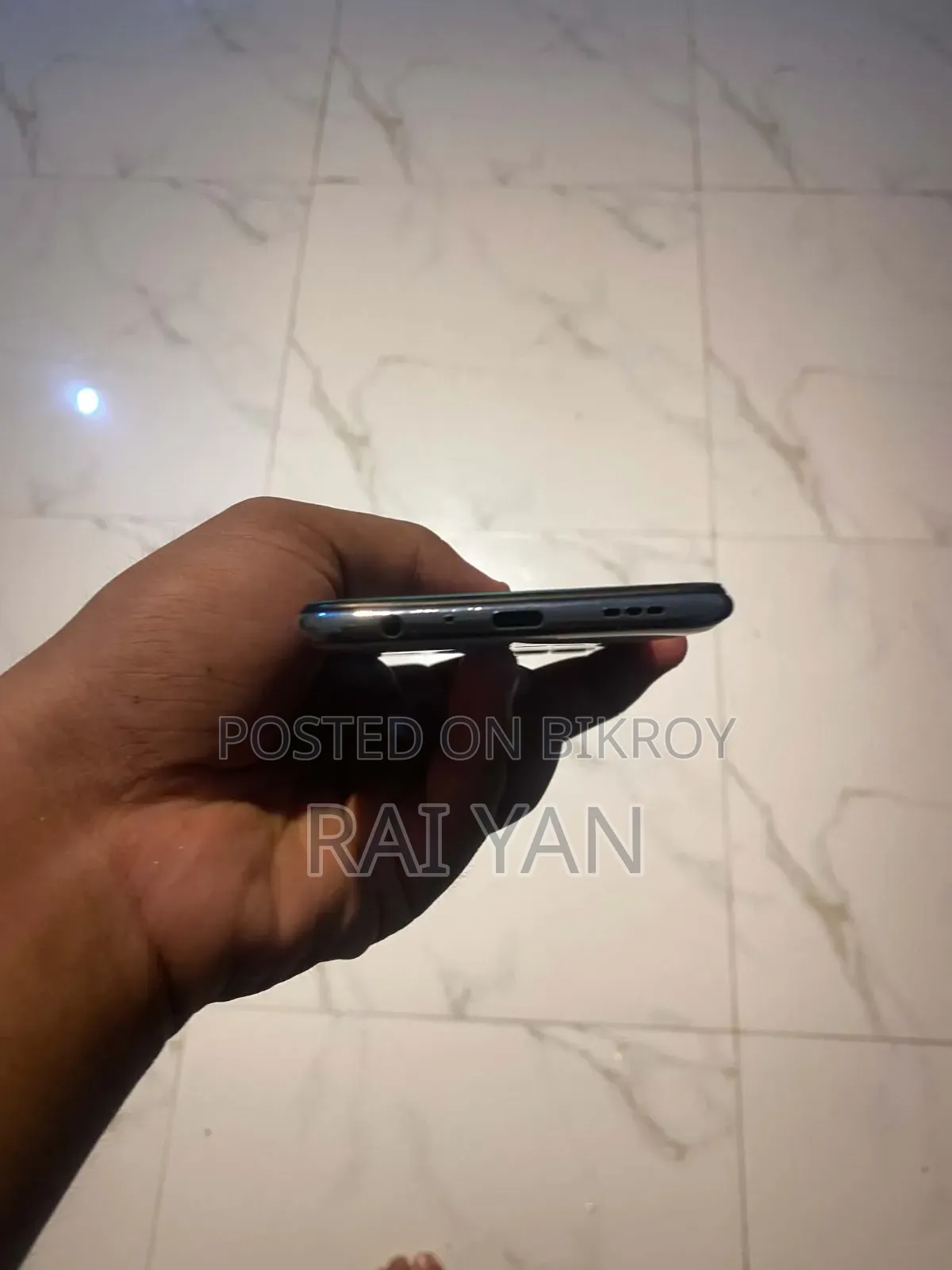 অপ্পো এফ১৭ প্রো ১২৮ জিবি হোয়াইট