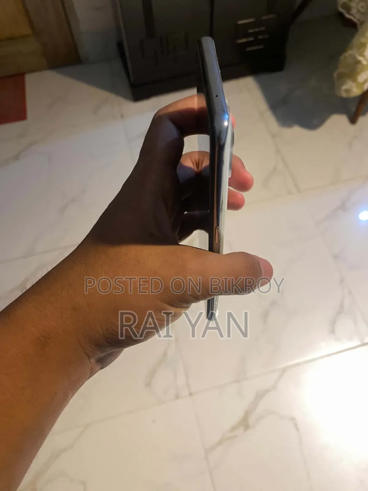 অপ্পো এফ১৭ প্রো ১২৮ জিবি হোয়াইট
