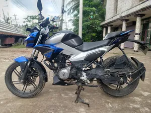 হিরো এক্সট্রিম ১২৫আর ২০২৫ নীল