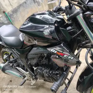 সুজুকি জিক্সার ২০২৫ ব্ল্যাক