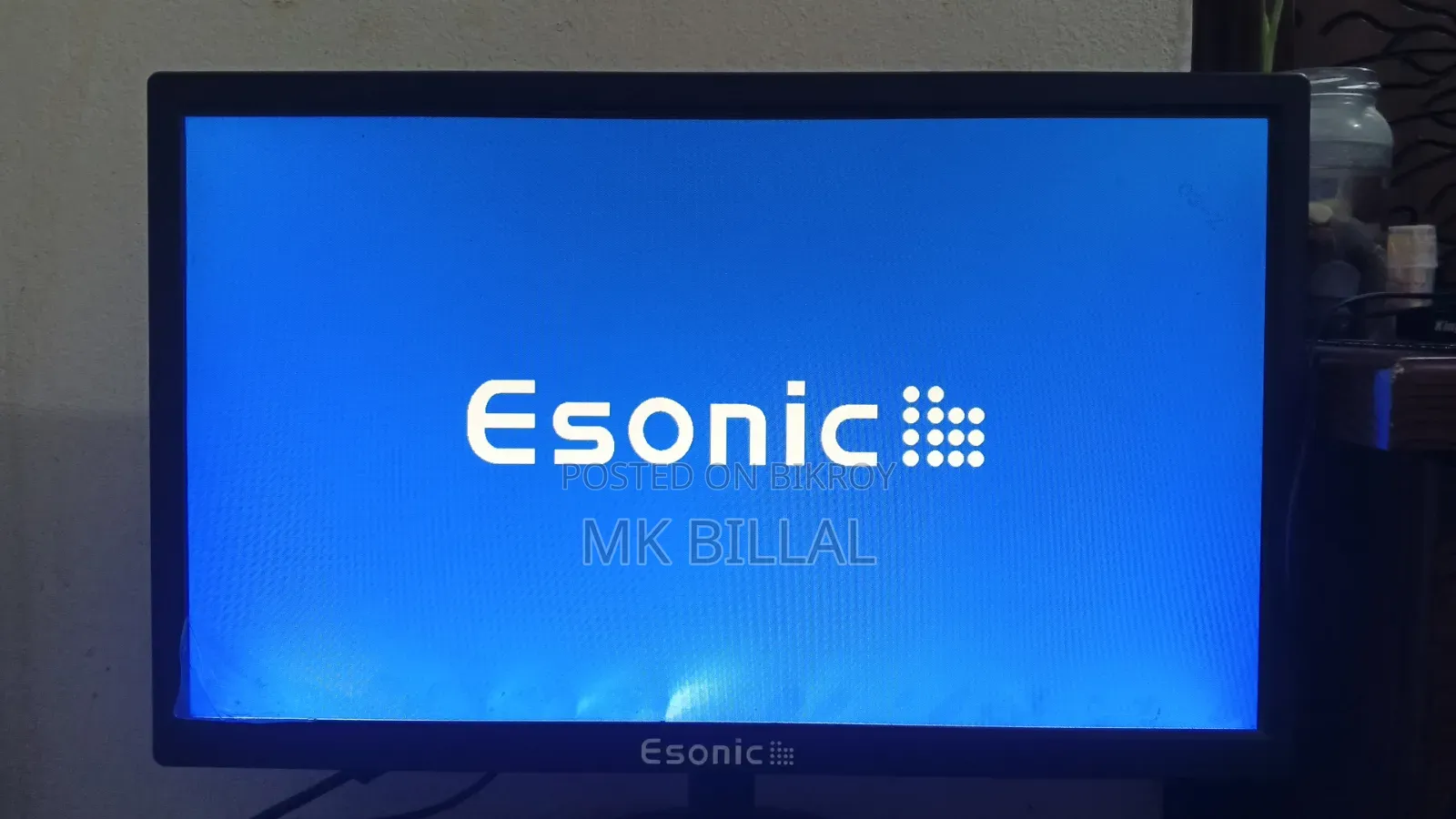 Monitor Esonic 21 Inch