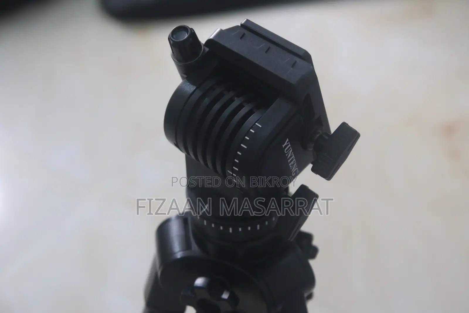 Yunteng Tripod 880