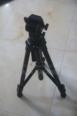 Yunteng Tripod 880