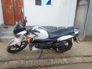 টিভিএস অ্যাপাচি আরটিআর ১৬০ টুভি ২০১৭ হোয়াইট