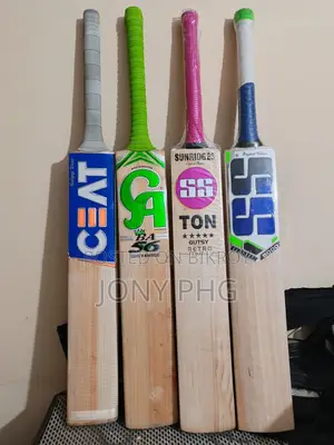 লেদার বল ম্যাচ ব্যাট