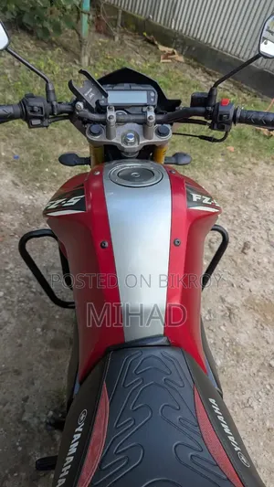 Yamaha FZS V2 2017 Red