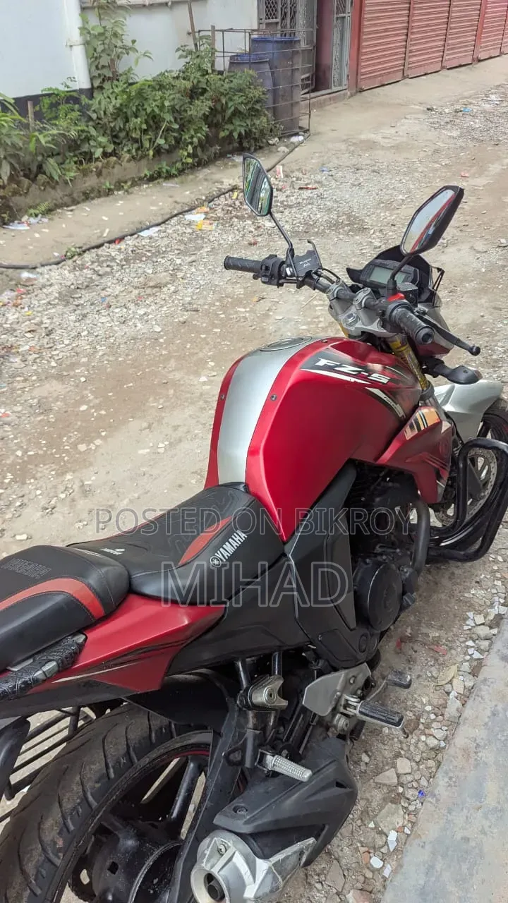 Yamaha FZS V2 2017 Red