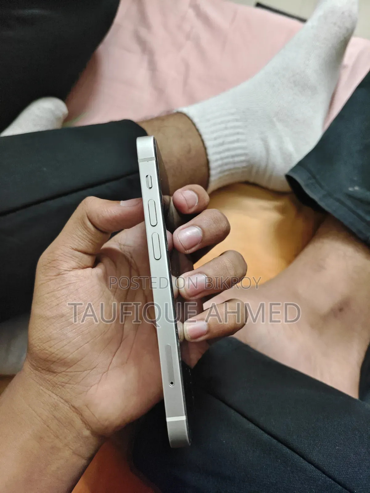 অ্যাপল আইফোন ১৩ ১২৮ জিবি হোয়াইট