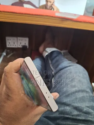 স্যামসাং গ্যালাক্সি এস২৪ আল্ট্রা ২৫৬ জিবি গোল্ড