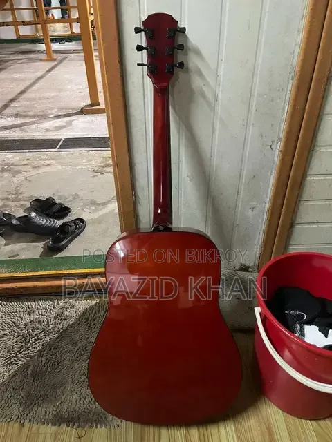 গিটারটি সেল করা হবে। একদম ফ্রেশ কনডিশন।