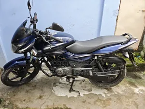 বাজাজ পালসার ১৫০ ২০১৭ নীল