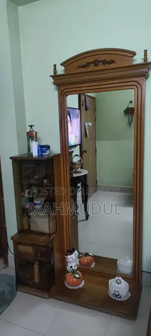ড্রেসিং টেবিল