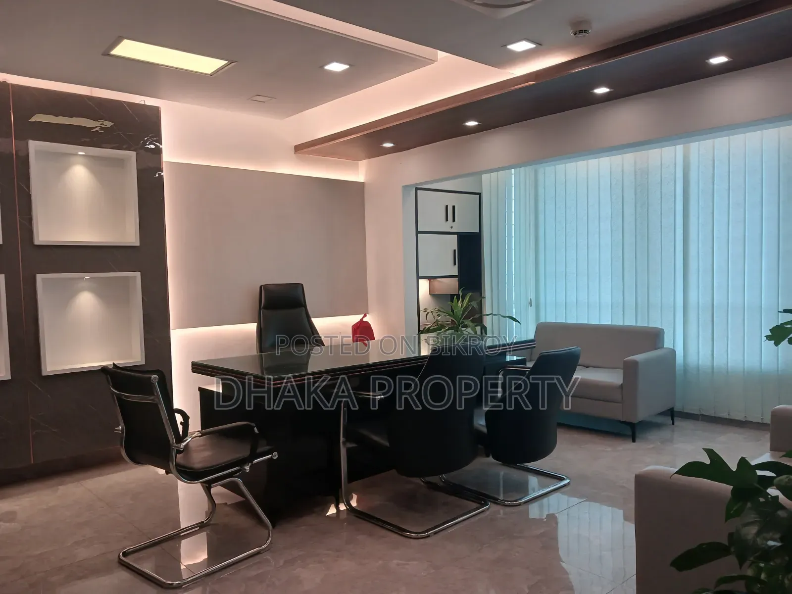 গুলশান এভিনিউতে ৪০০০ বর্গফুটের আকর্ষণীয় সাজানো গোছানো অফিস ভাড়া