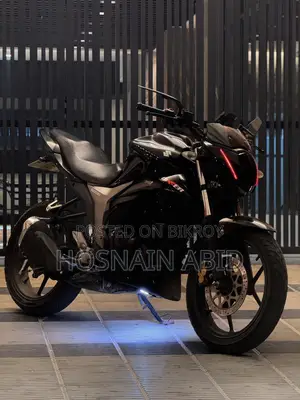 নতুন সুজুকি জিক্সার ২০২৪ কালো