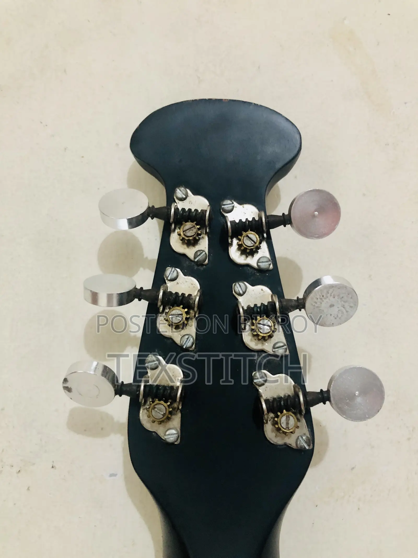 Signature Guiter