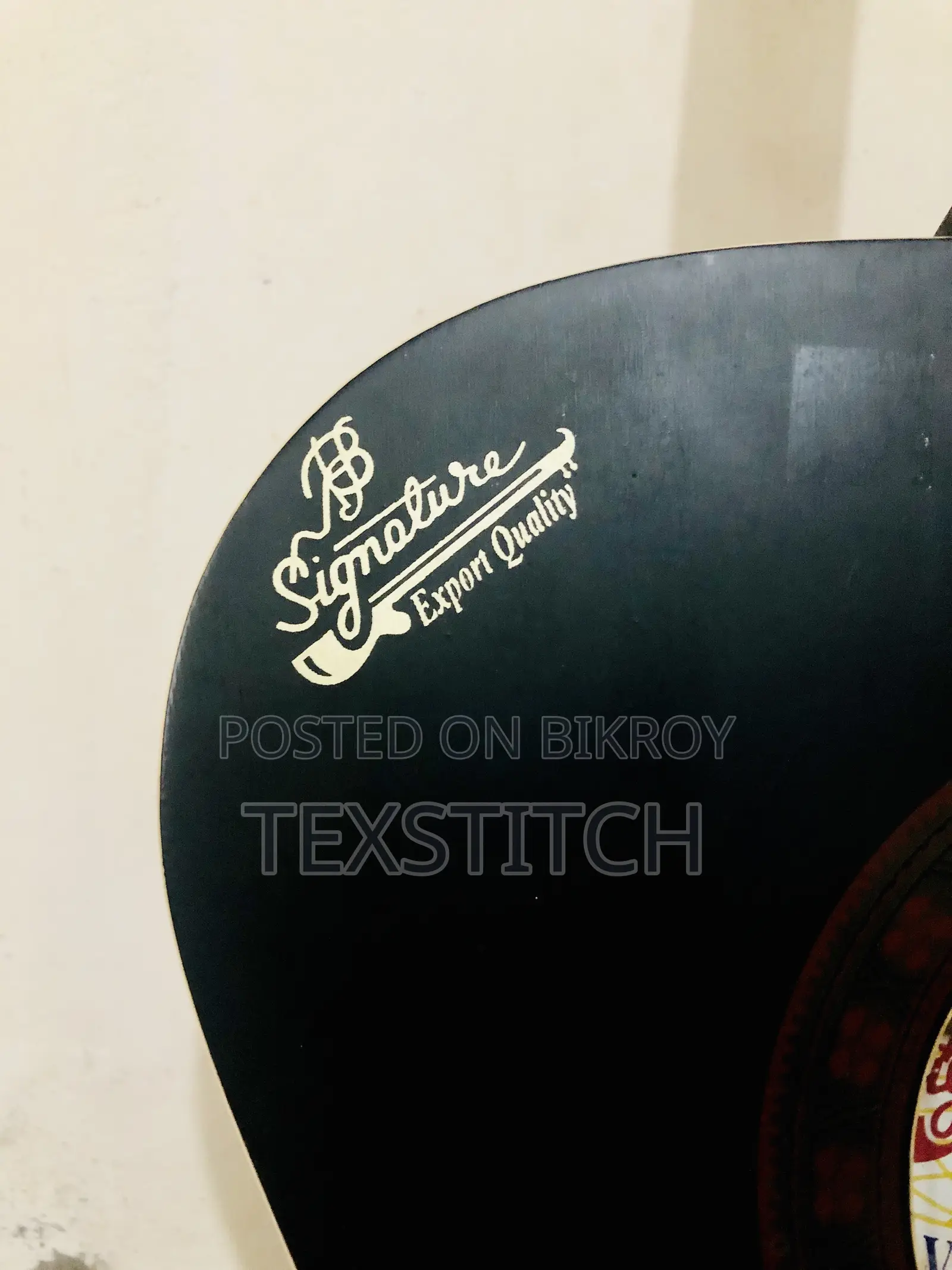Signature Guiter