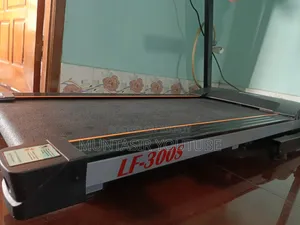 Life Fitness LF-300S Treadmill