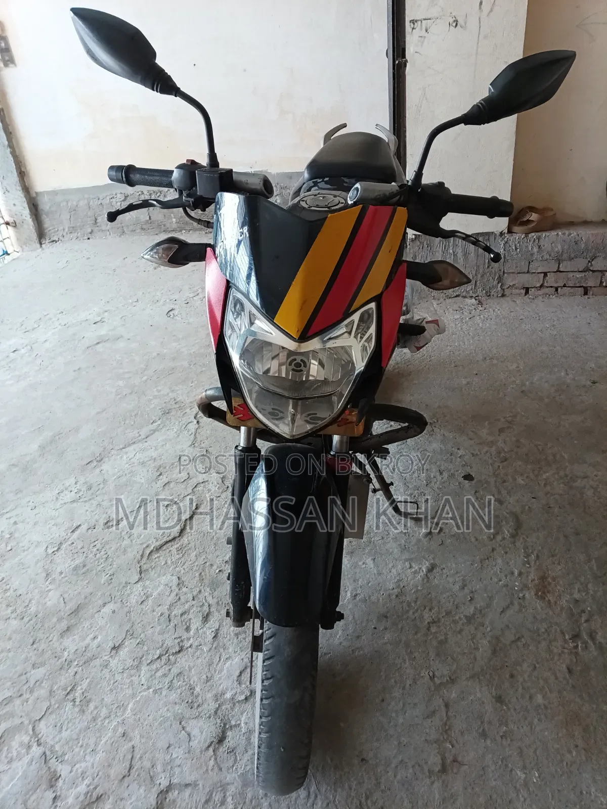 বাজাজ পালসার ১৩৫ এলএস ২০১১ ব্ল্যাক