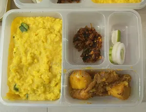 Eat homemade food while sitting in the office