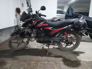 সুজুকি হায়াতে ২০১৬ ব্ল্যাক
