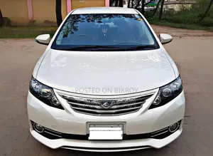 টয়োটা অ্যালিওন ২০১৫ পার্ল