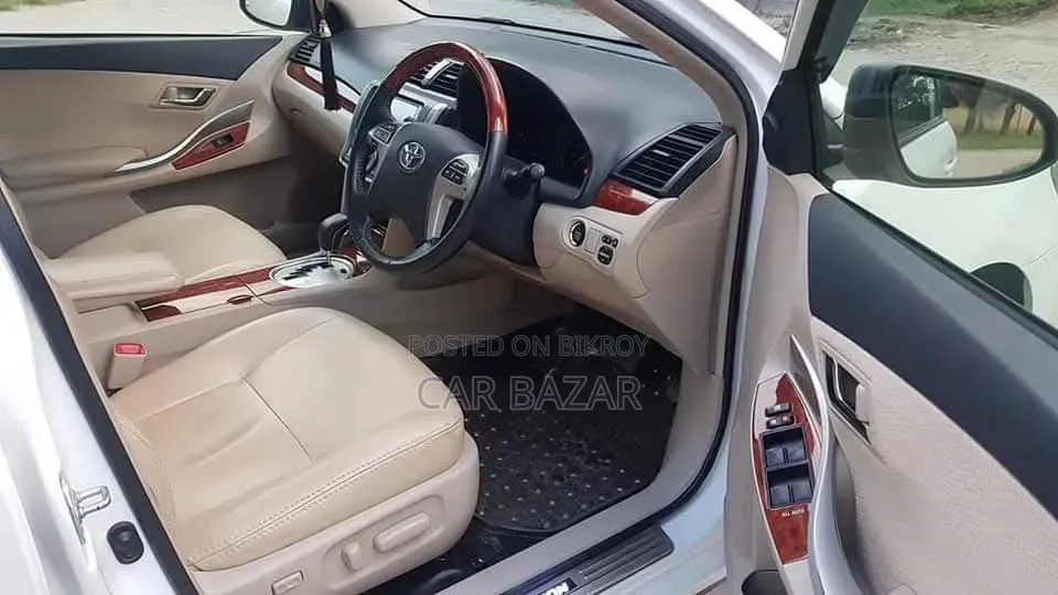 টয়োটা অ্যালিওন ২০১৫ পার্ল