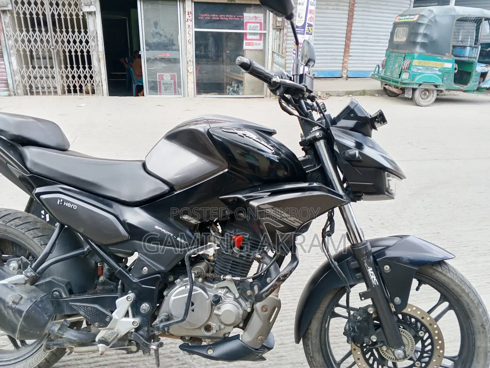 হিরো এক্সট্রিম ১২৫আর ২০২৫ কালো