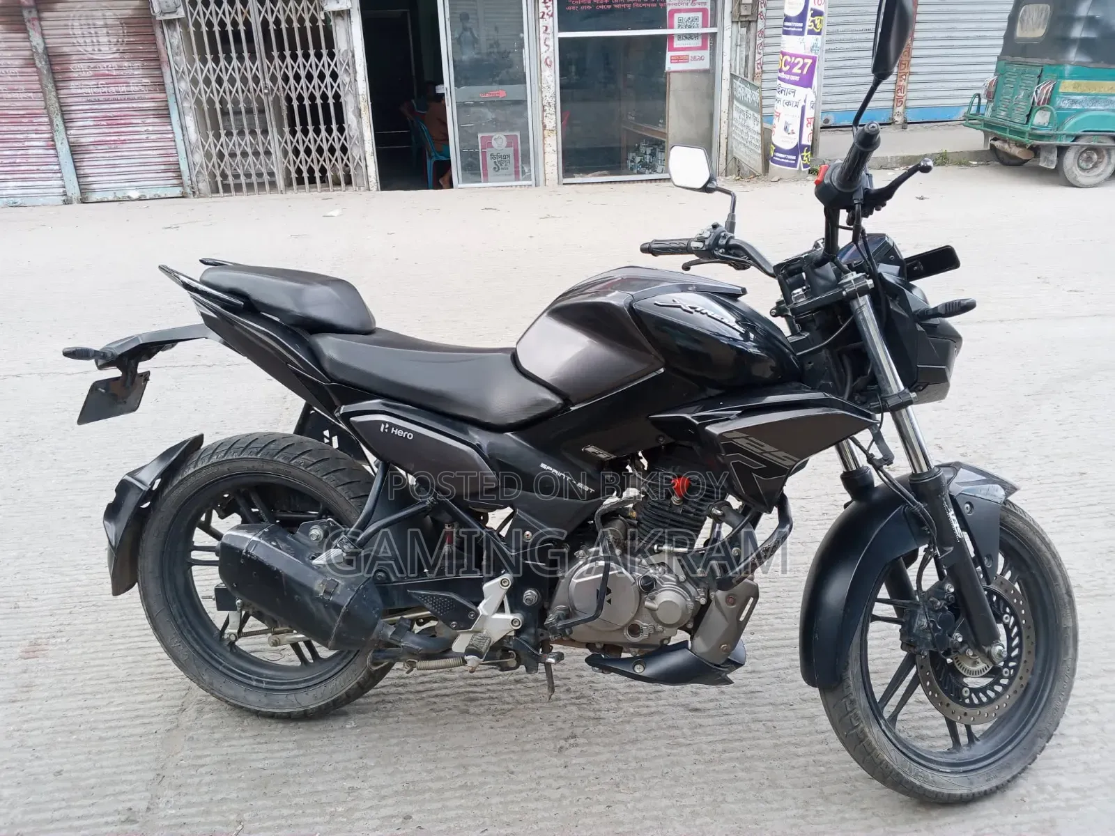 হিরো এক্সট্রিম ১২৫আর ২০২৫ কালো