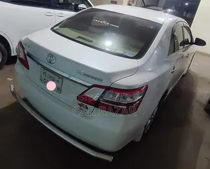 টয়োটা প্রিমিও ১.৫ এফডব্লিউডি ২০১৫ সাদা