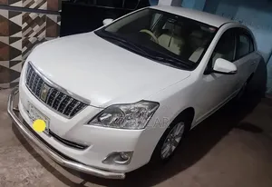 টয়োটা প্রিমিও ১.৫ এফডব্লিউডি ২০১৫ সাদা