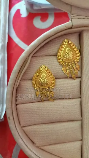 21 Carat Gold 5 Ani Earrings for Sale
