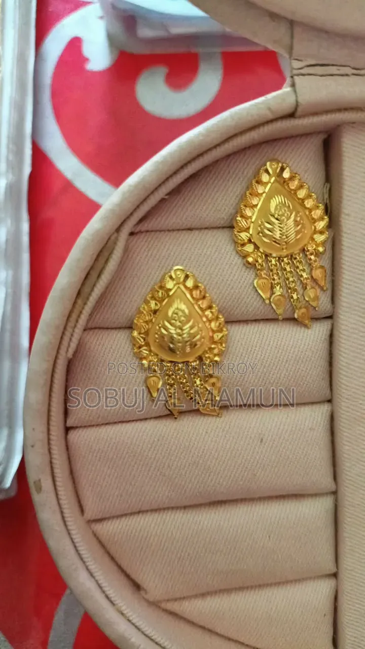 21 Carat Gold 5 Ani Earrings for Sale