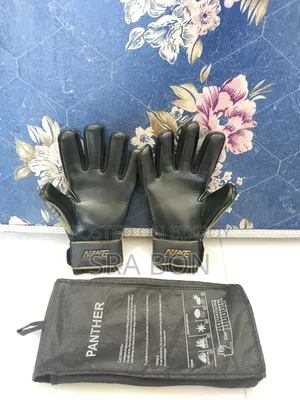 Emergency Sale: Nike brand goalkeeper gloves (with bag) for sale.