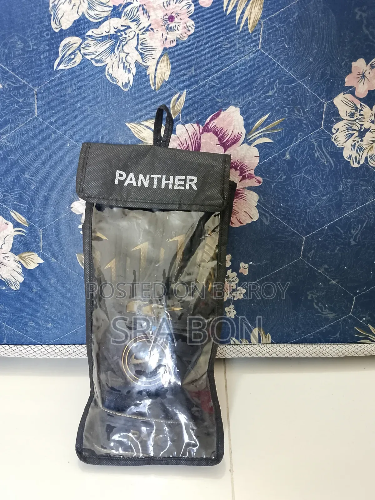 Emergency Sale: Nike brand goalkeeper gloves (with bag) for sale.
