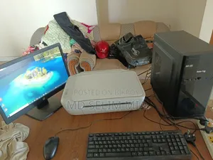 Desktop Computer Gigabyte GB-BNi5HG6-1060 4GB Intel Core I3 HDD 256GB