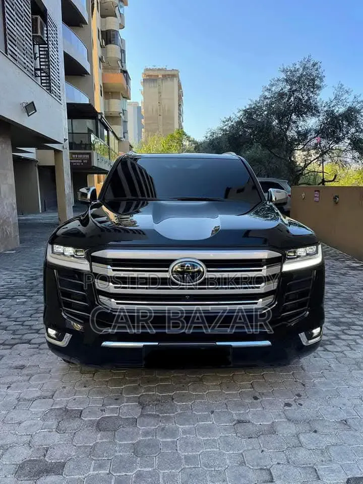 Toyota Land Cruiser LC300 2022 Black