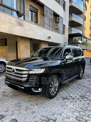 Toyota Land Cruiser LC300 2022 Black