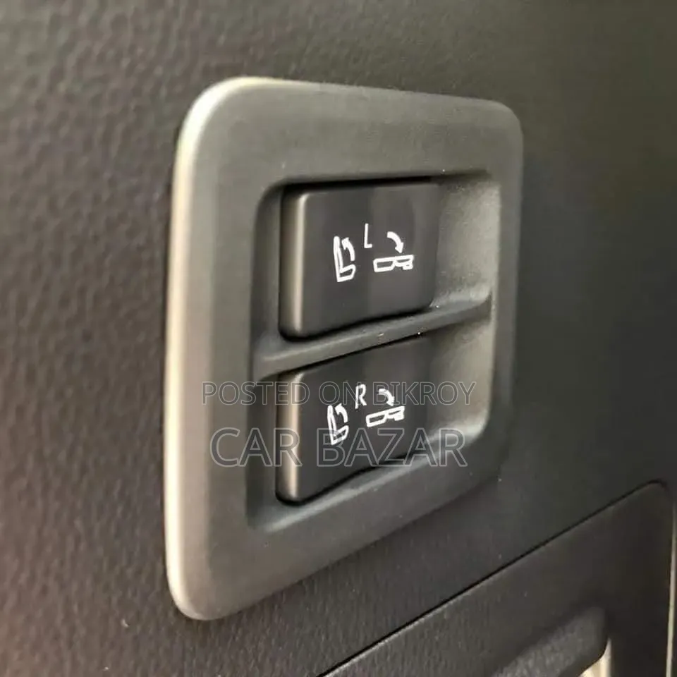Toyota Land Cruiser LC300 2022 Black