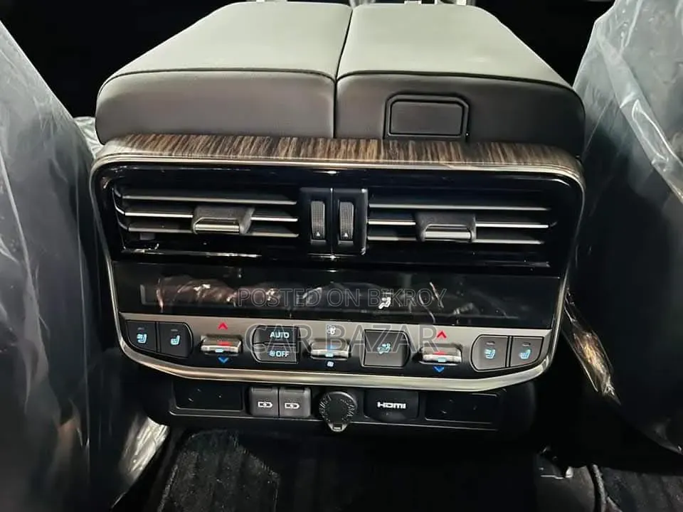 Toyota Land Cruiser LC300 2022 Black