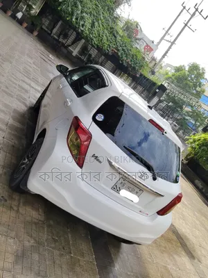 টয়োটা ভিটজ ২০১২ সাদা